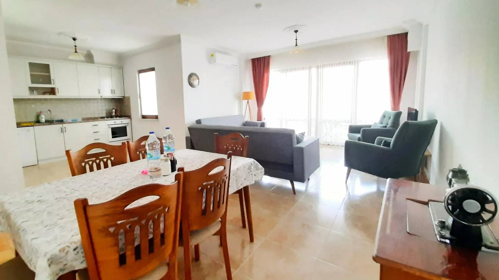 #481 - Spacious 3Br Duplex With Private Garden